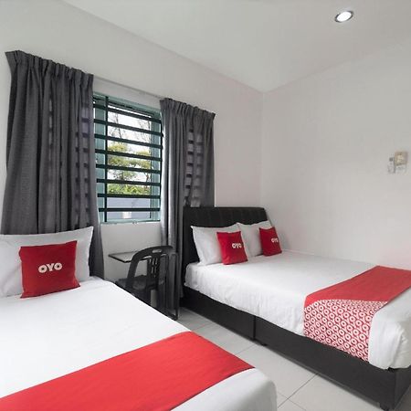 Oyo 91089 Motel Fasa 2B Seri Manjung Exteriör bild