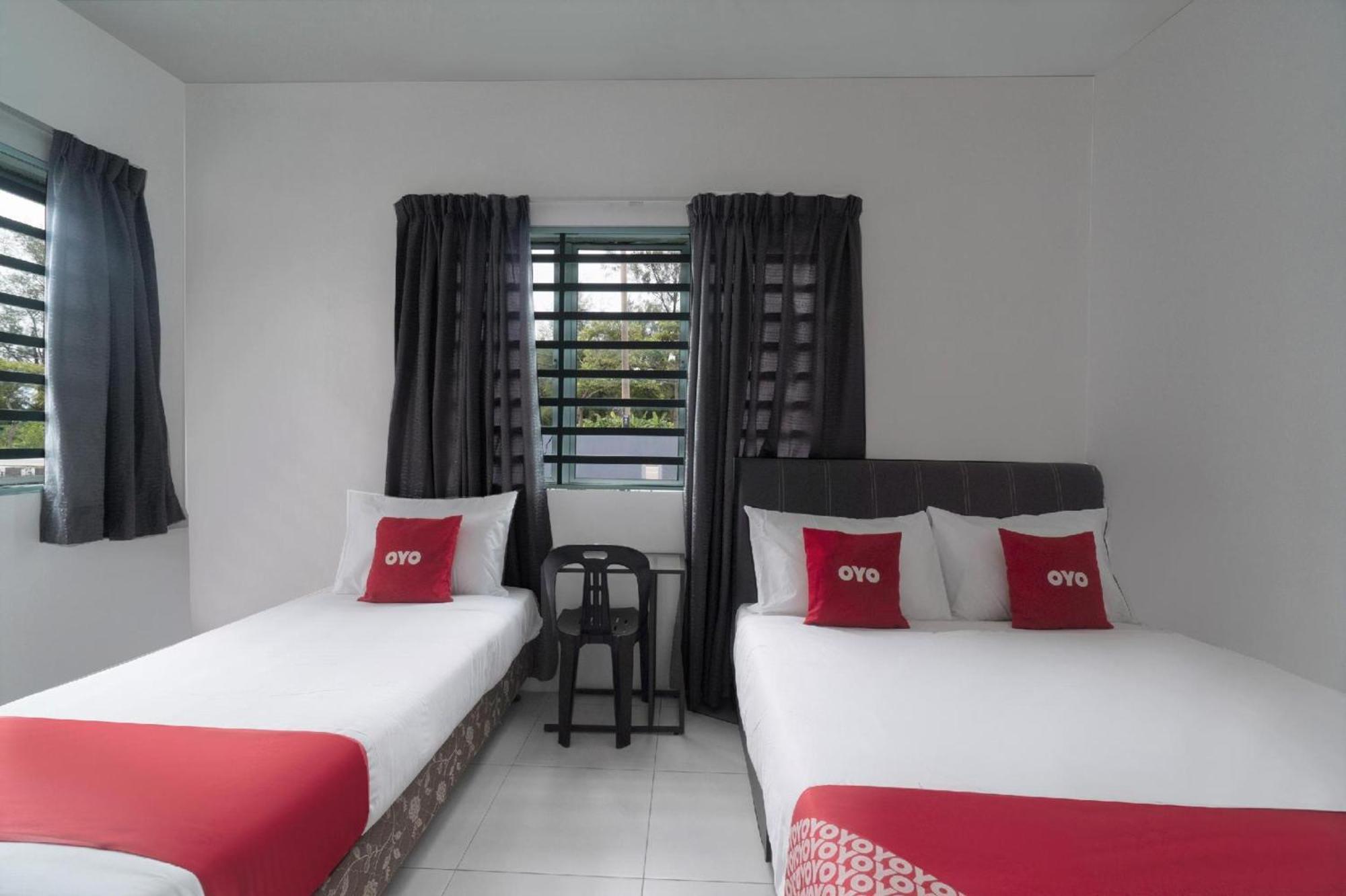 Oyo 91089 Motel Fasa 2B Seri Manjung Exteriör bild