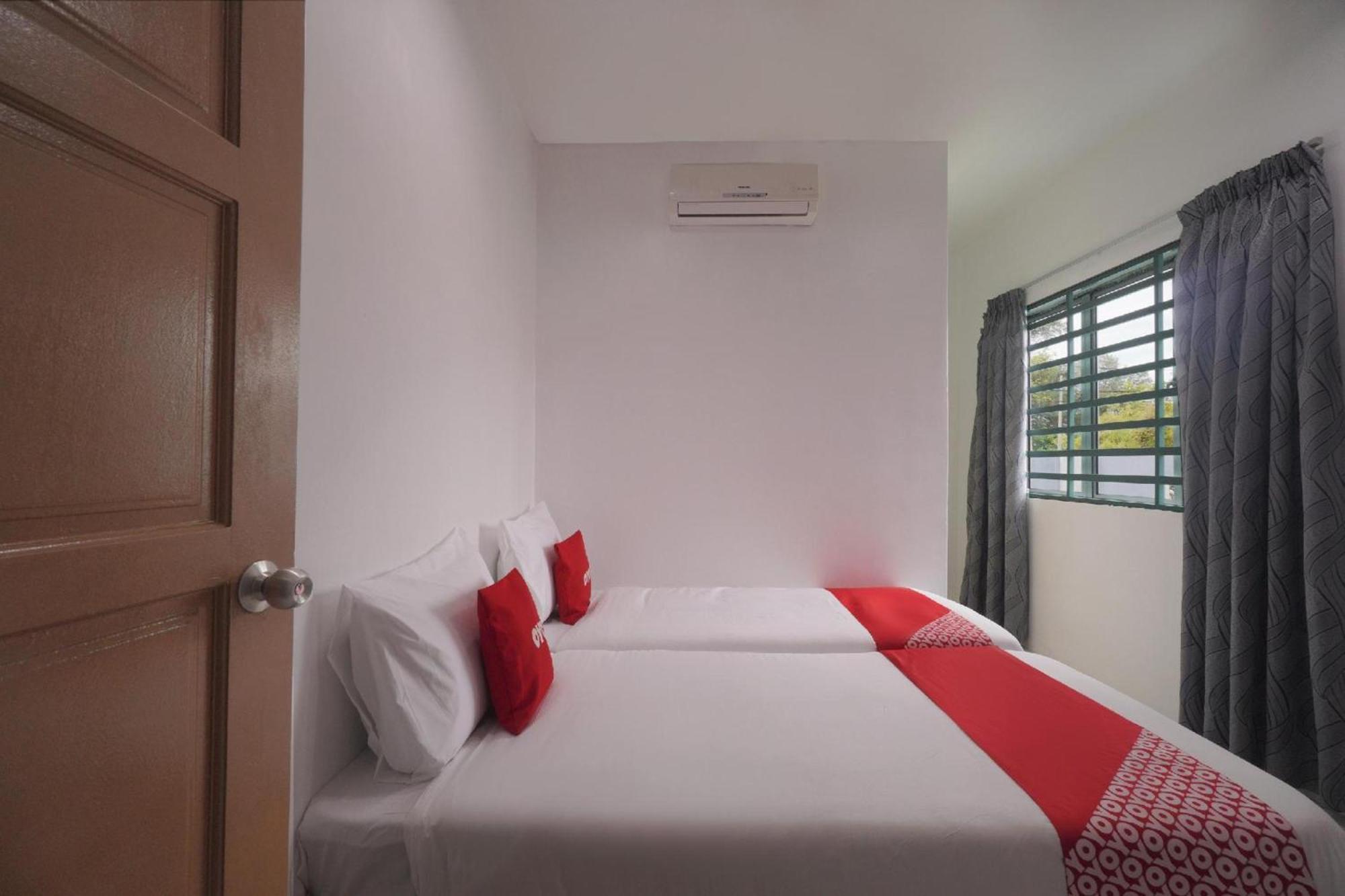 Oyo 91089 Motel Fasa 2B Seri Manjung Exteriör bild