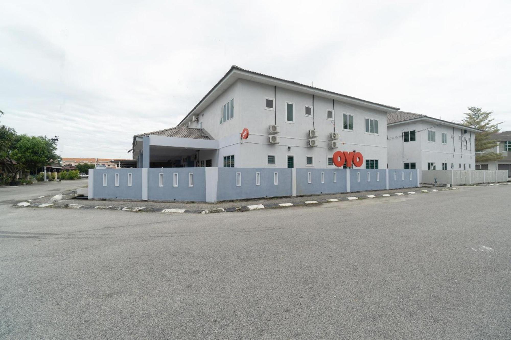 Oyo 91089 Motel Fasa 2B Seri Manjung Exteriör bild