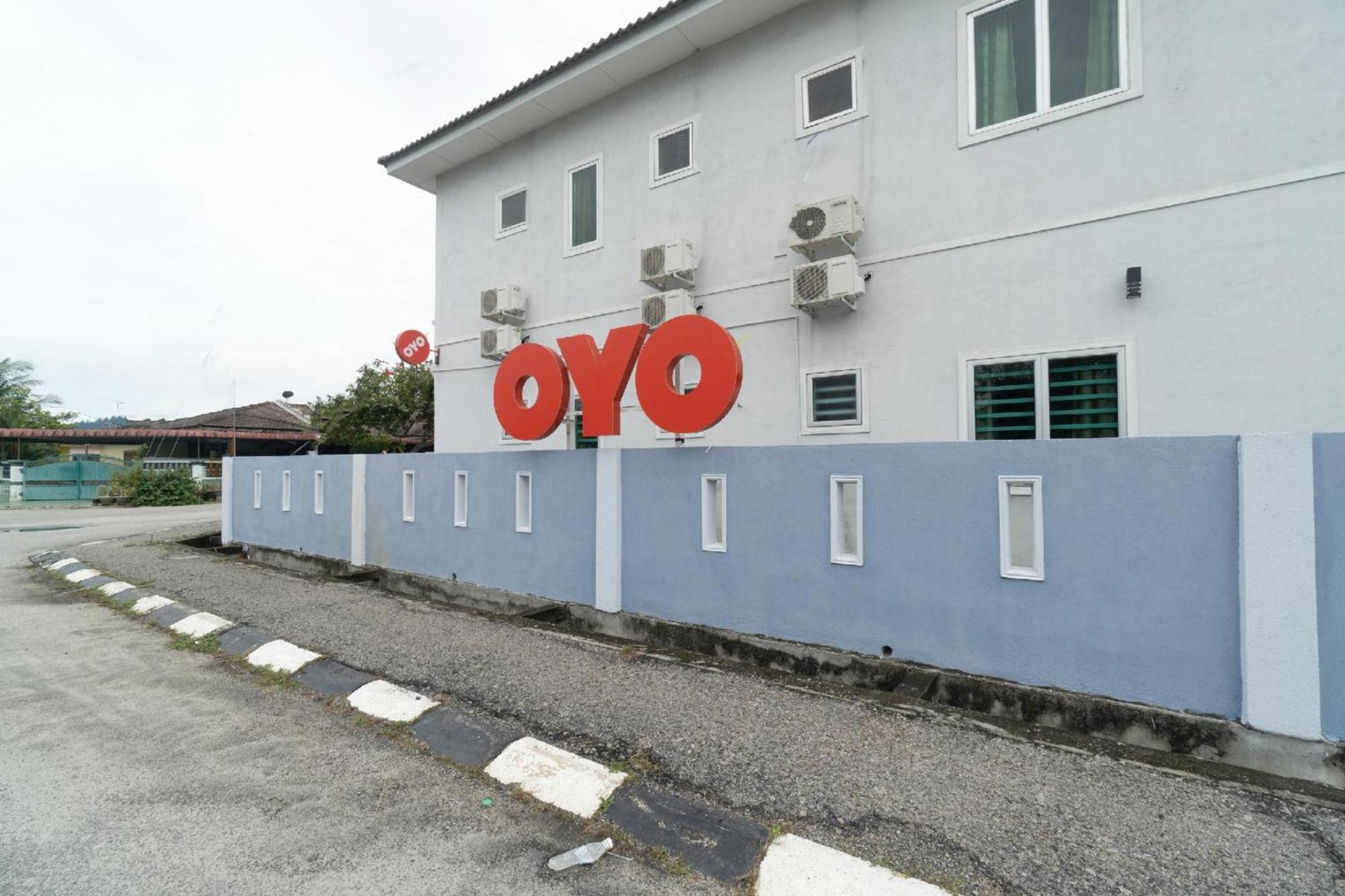 Oyo 91089 Motel Fasa 2B Seri Manjung Exteriör bild