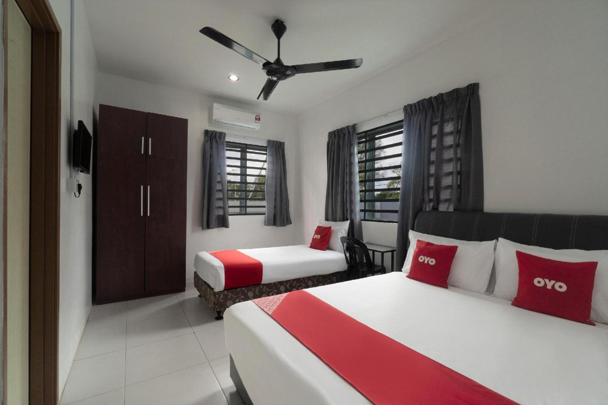 Oyo 91089 Motel Fasa 2B Seri Manjung Exteriör bild